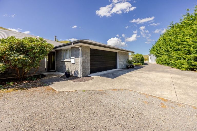 Photo of property in 1127 Pourerere Road, Omakere, Waipawa, 4271