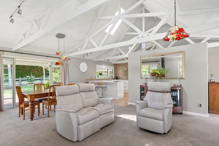 Photo of property in 42 Kayelene Place, Omokoroa, 3114