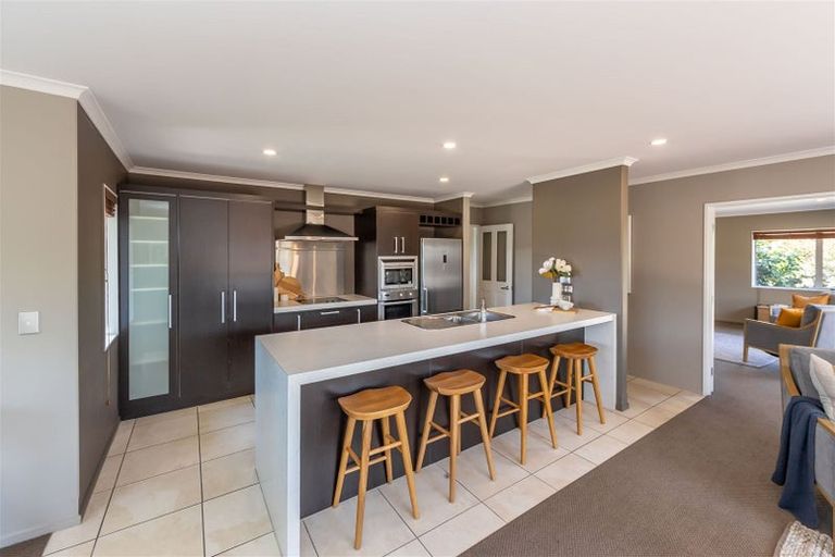 Photo of property in 8 Springside Place, Redwood, Christchurch, 8051