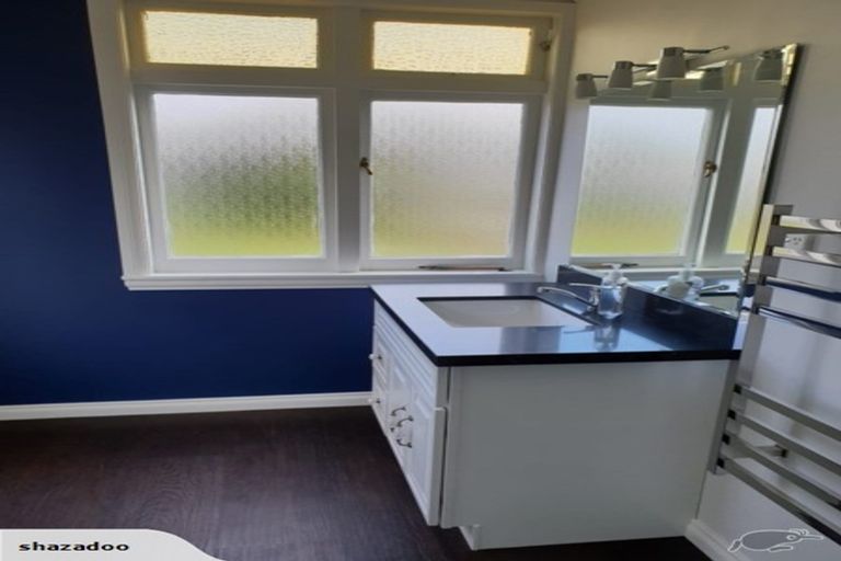 Photo of property in 25 Taupaki Road, Taupaki, Henderson, 0782