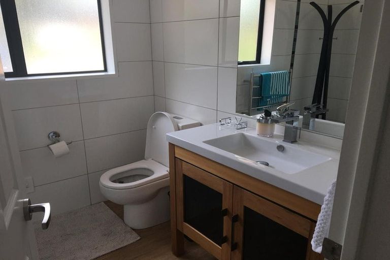 Photo of property in 92a Ranfurly Road, Alfriston, Auckland, 2105