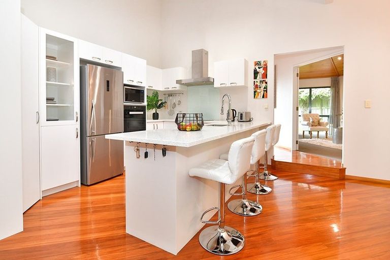Photo of property in 16 Dee Place, Torbay, Auckland, 0630