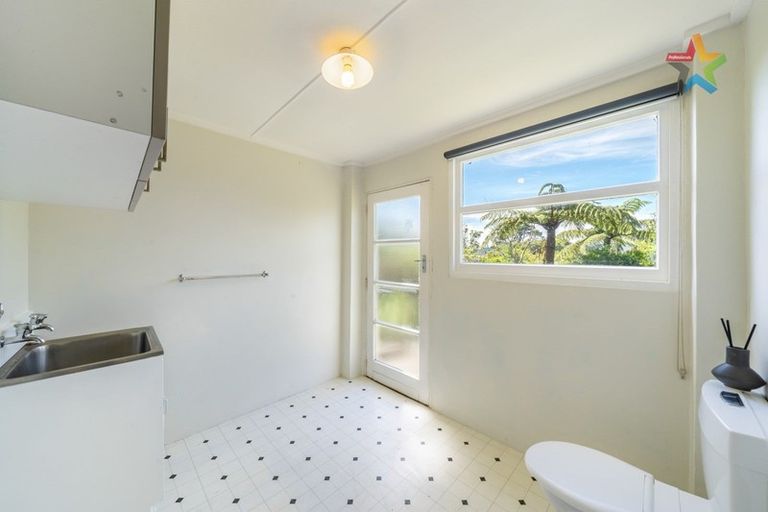 Photo of property in 108a Korokoro Road, Korokoro, Lower Hutt, 5012