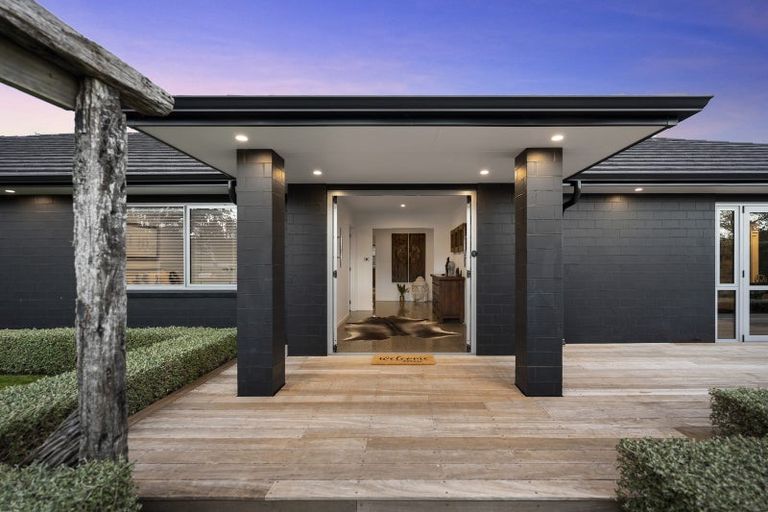 Photo of property in 583 State Highway 16, Kumeu, 0891