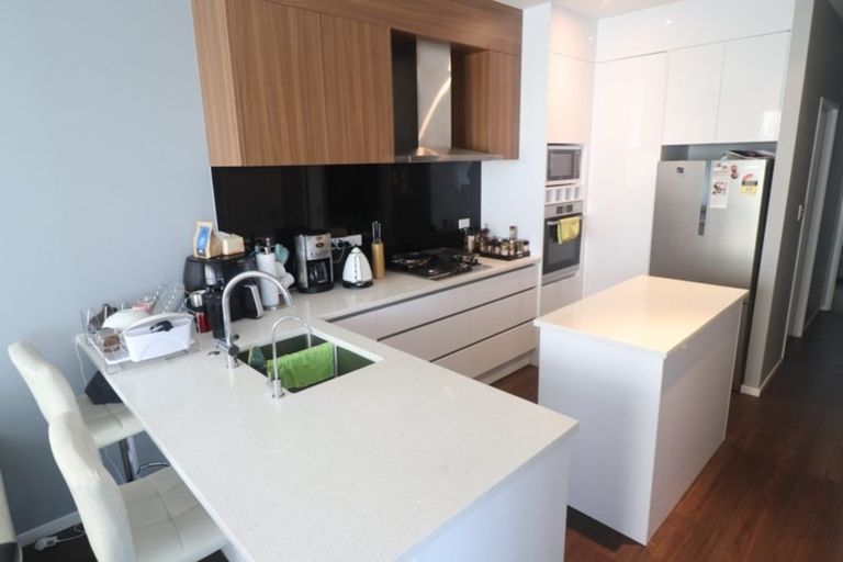 Photo of property in 7n Clearwater Cove, West Harbour, Auckland, 0618