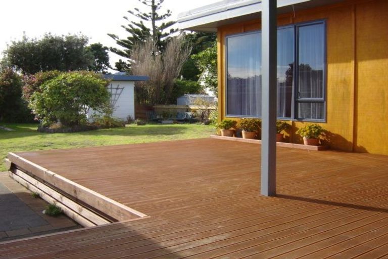 Photo of property in 9 Hohiria Street, Waikanae Beach, Waikanae, 5036