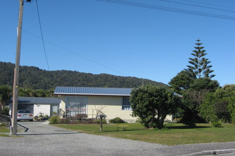 Photo of property in 22 Domett Esplanade, Cobden, Greymouth, 7802