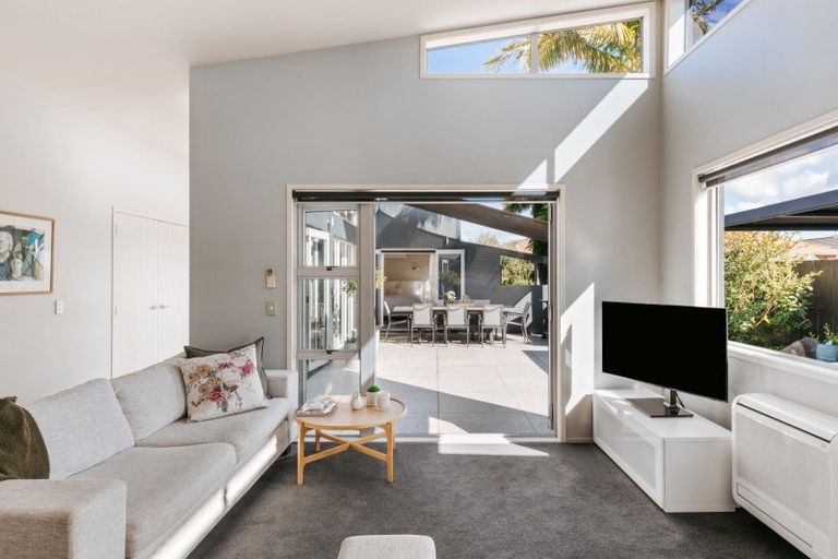 Photo of property in 22 Oriental Parade, Papamoa Beach, Papamoa, 3118