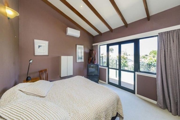 Photo of property in 24 Weston Avenue, Roslyn, Palmerston North, 4414