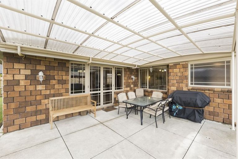 Photo of property in 11 Brookside Close, Highbury, Palmerston North, 4412