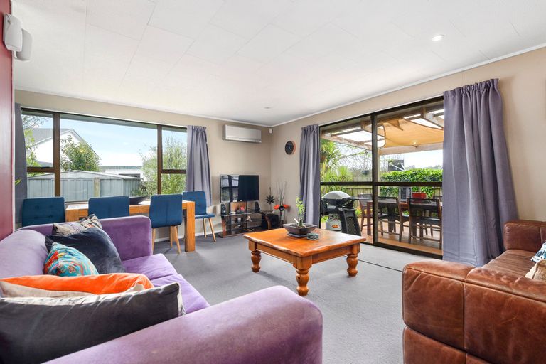 Photo of property in 1/162 Universal Drive, Henderson, Auckland, 0610