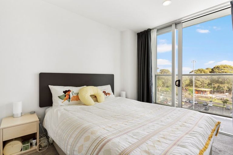 Photo of property in Proximity Apartments, 402/17 Osterley Way, Manukau, Auckland, 2104