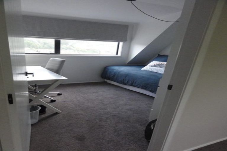 Photo of property in 2 Otonga Way, Churton Park, Wellington, 6037