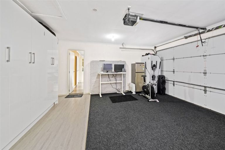 Photo of property in 4 Duckworth Road, Papakura, 2110