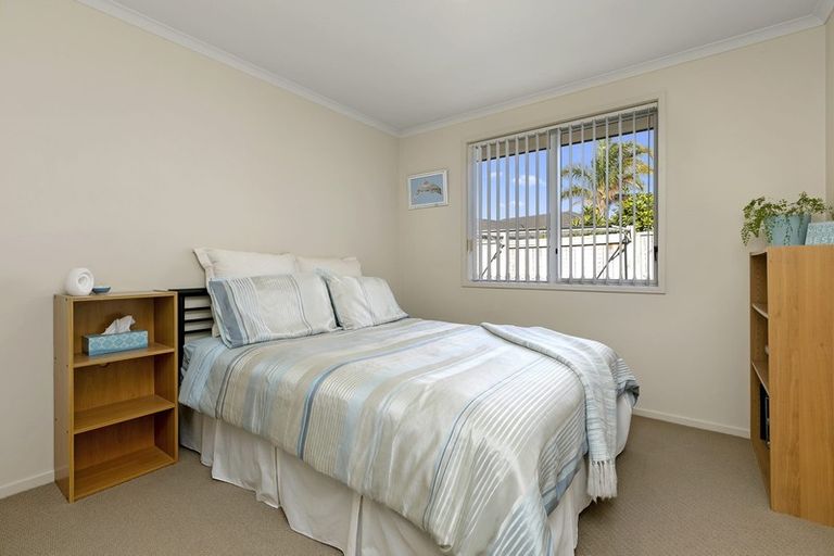 Photo of property in 6 Stenning Place, Papamoa Beach, Papamoa, 3118