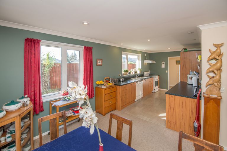 Photo of property in 41 Oxford Road, Rangiora, 7400