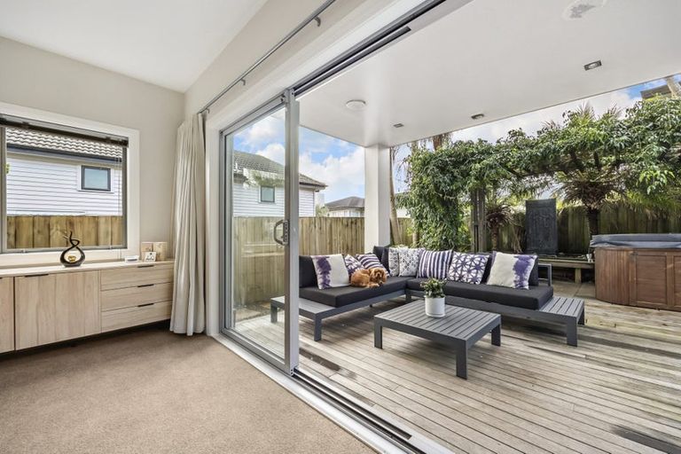 Photo of property in 1/36 Browns Bay Road, Rothesay Bay, Auckland, 0630