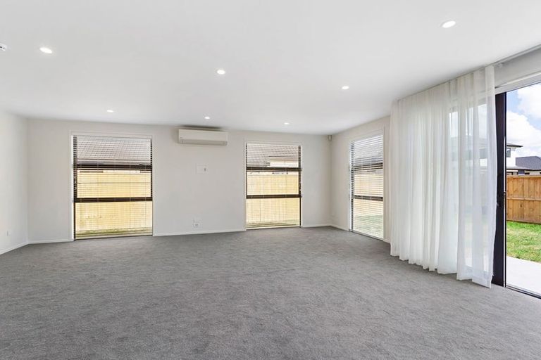 Photo of property in 10 Arahi Road, Clevedon, 2582