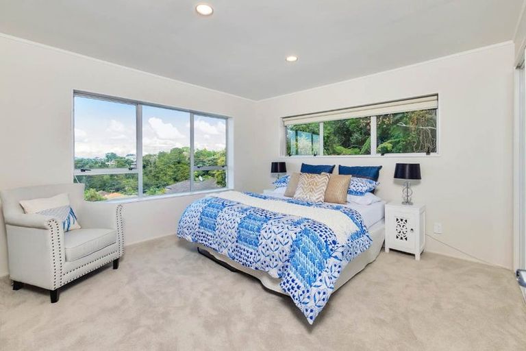 Photo of property in 2/78a Onewa Road, Northcote Point, Auckland, 0627