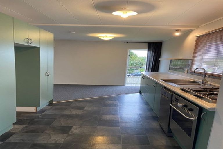 Photo of property in 10 Pipitea Place, Massey, Auckland, 0614