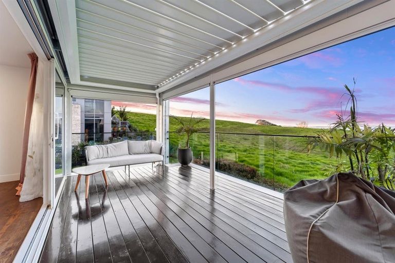 Photo of property in 27 Bearing Parade, Long Bay, Auckland, 0630