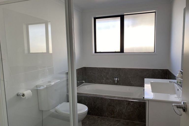 Photo of property in 51 Bert Wall Drive, Omokoroa, 3114