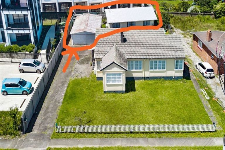 Photo of property in 2 Fruitvale Road, New Lynn, Auckland, 0600