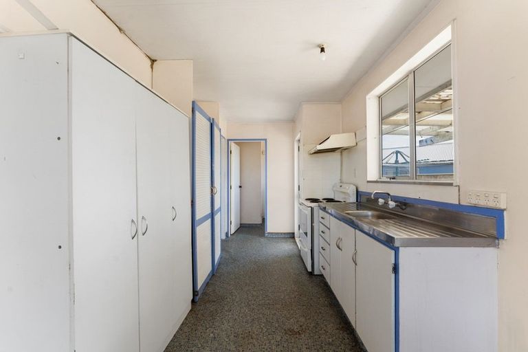 Photo of property in 27 Heather Street, Levin, 5510