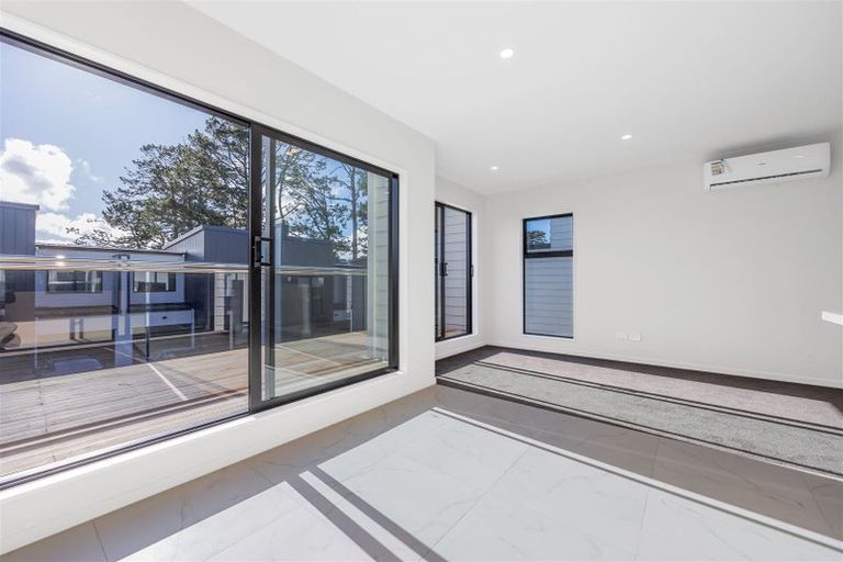 Photo of property in 15 Korokio Lane, Henderson, Auckland, 0612