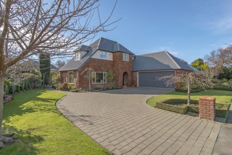 Photo of property in 11 Parkham Drive, Burnside, Christchurch, 8053