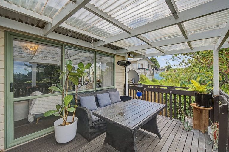 Photo of property in 2/24 Mcquarrie Avenue, Wattle Downs, Auckland, 2103