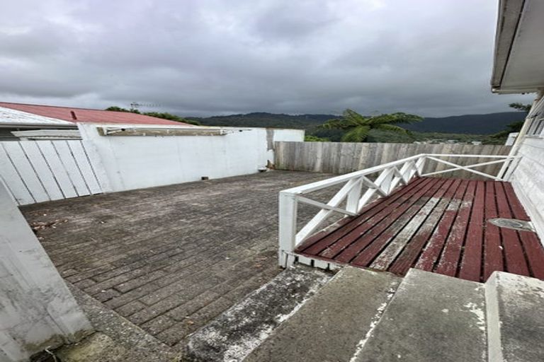 Photo of property in 25 Clapham Grove, Stokes Valley, Lower Hutt, 5019