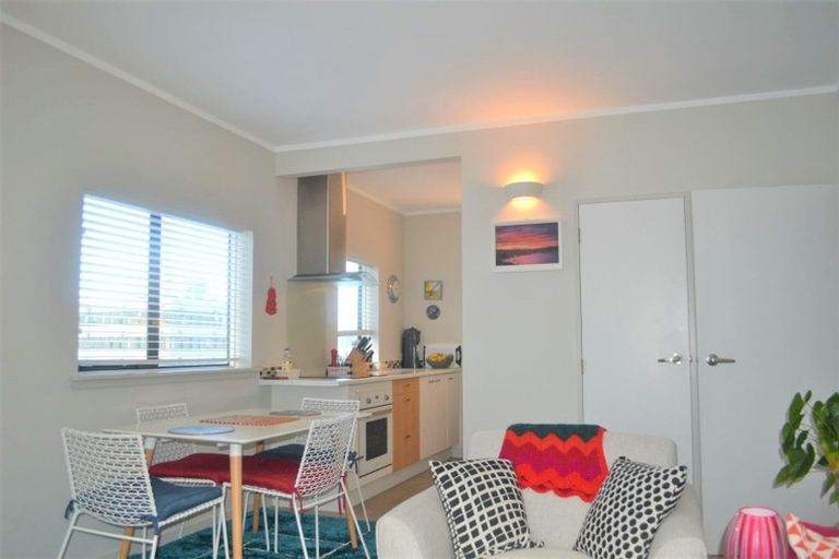 Photo of property in Hobson Court Flats, 54/70 Hobson Street, Thorndon, Wellington, 6011
