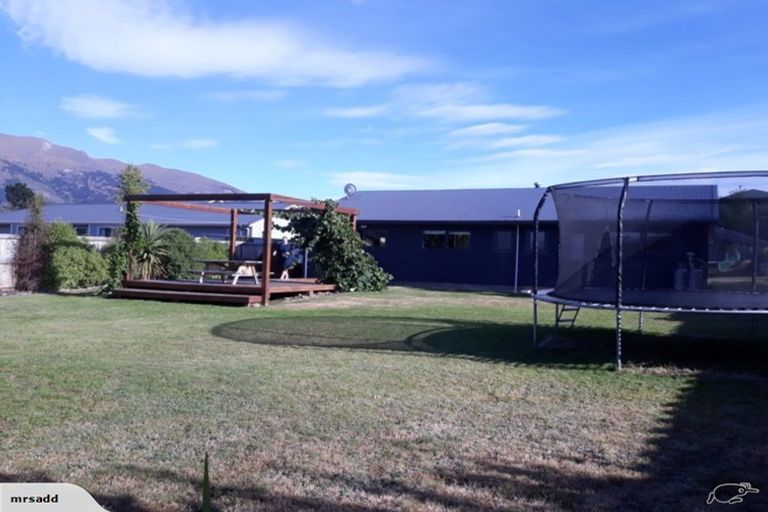 Photo of property in 5 Charles Court, Lake Hawea, Wanaka, 9382