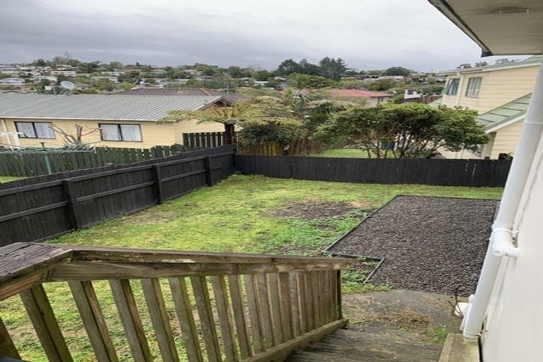Photo of property in 5 Frosses Place, Massey, Auckland, 0614