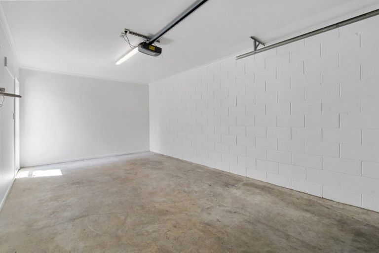 Photo of property in 43 Tiri Tiri Road, Birkdale, Auckland, 0626