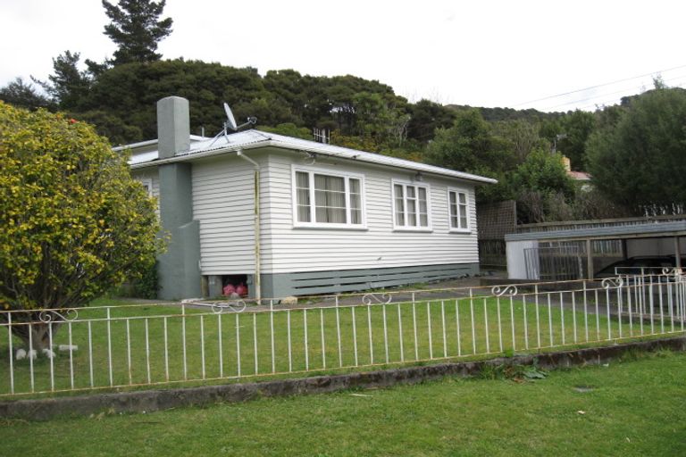 Photo of property in 17 Karaka Street, Wainuiomata, Lower Hutt, 5014