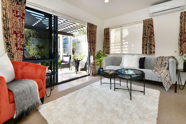 Photo of property in 13a Joydon Place, Stanmore Bay, Whangaparaoa, 0932