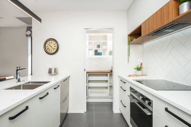 Photo of property in 3a Turehu Street, Merrilands, New Plymouth, 4312