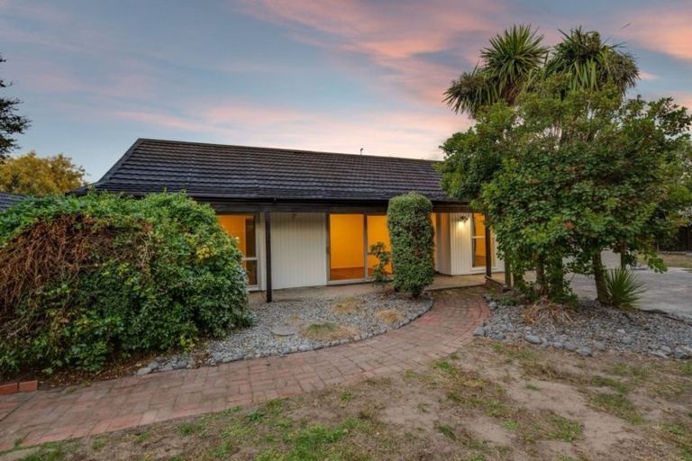 Photo of property in 7 Valecrest Avenue, Parklands, Christchurch, 8083