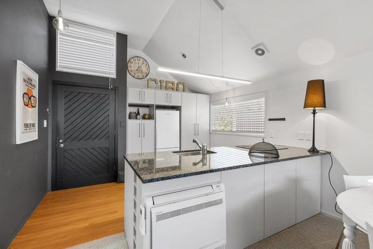 Photo of property in 3/93 Aikmans Road, Merivale, Christchurch, 8014