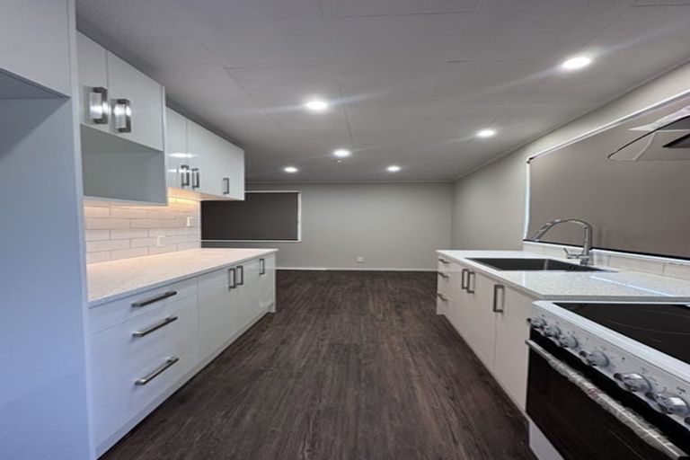 Photo of property in 2/30 Kennington Drive, Clendon Park, Auckland, 2103