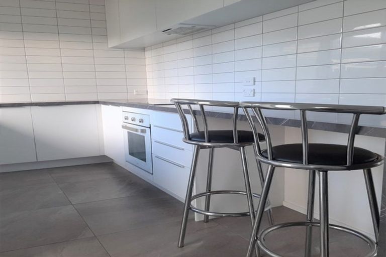 Photo of property in 2/59 Norwood Road, Bayswater, Auckland, 0622