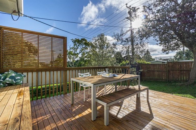Photo of property in 1/62 Roberts Road, Glenfield, Auckland, 0629