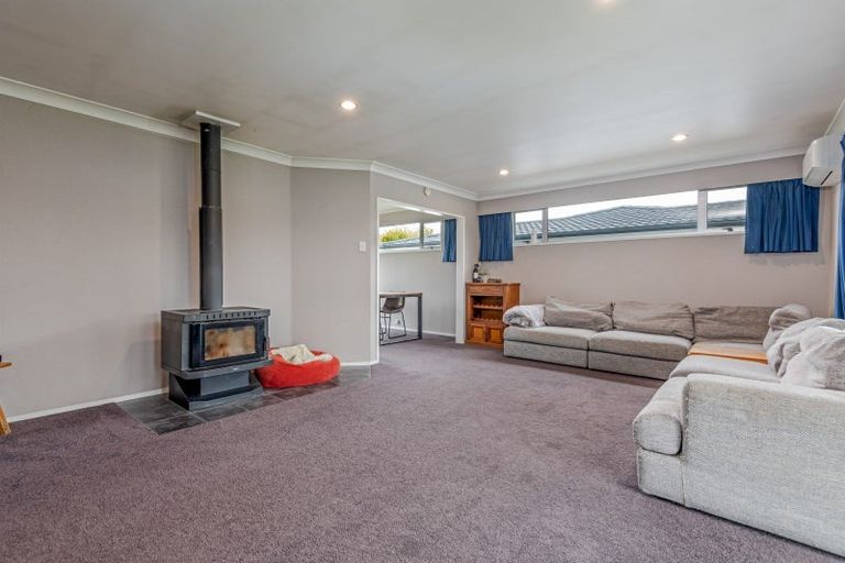 Photo of property in 9 John F Kennedy Drive, Milson, Palmerston North, 4414