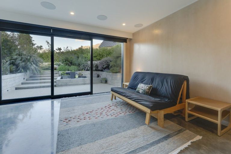 Photo of property in 2 Falconer Rise, Jacks Point, Queenstown, 9371