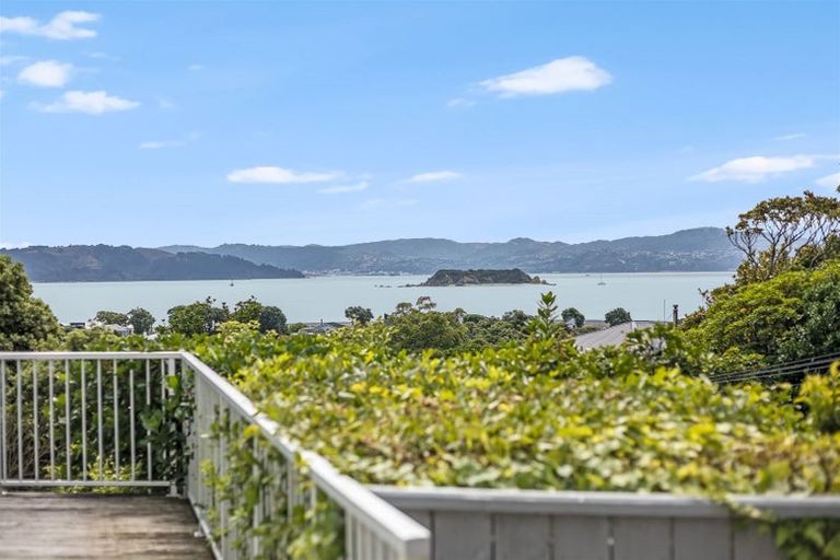 Photo of property in 22 Kowhai Street, Eastbourne, Lower Hutt, 5013