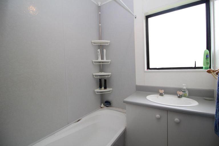 Photo of property in 32b Aquarius Drive, Kawaha Point, Rotorua, 3010