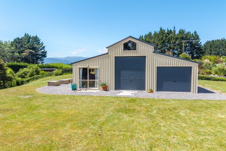Photo of property in 1 Kristin Place, Manakau, 5573