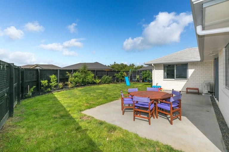 Photo of property in 22 Max Landing, Grandview Heights, Hamilton, 3200